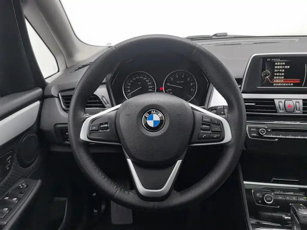 BMW 2 Series Active Tourer 2015 — фото 11