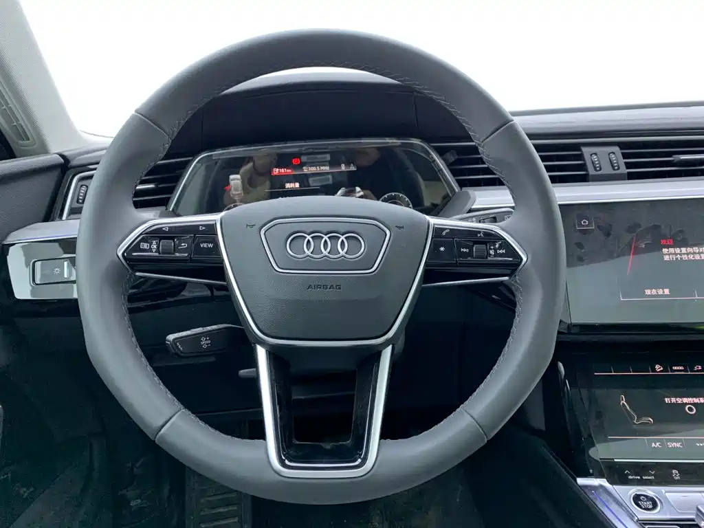 Audi e-tron 2026 — фото 22