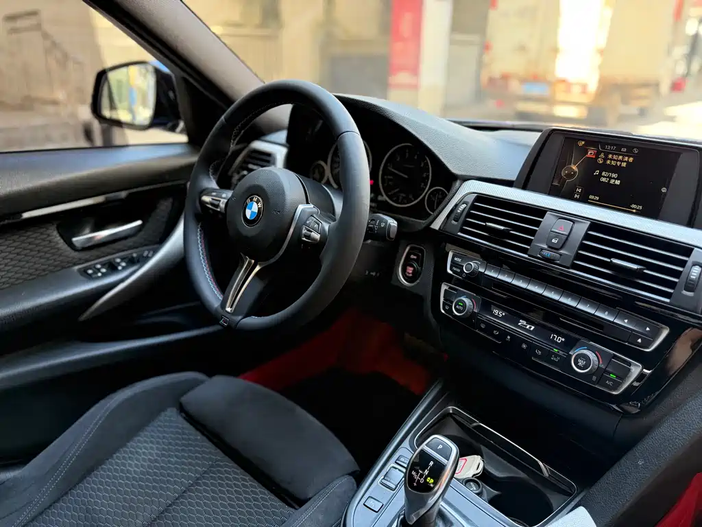 BMW 3 Series 2017 — фото 8