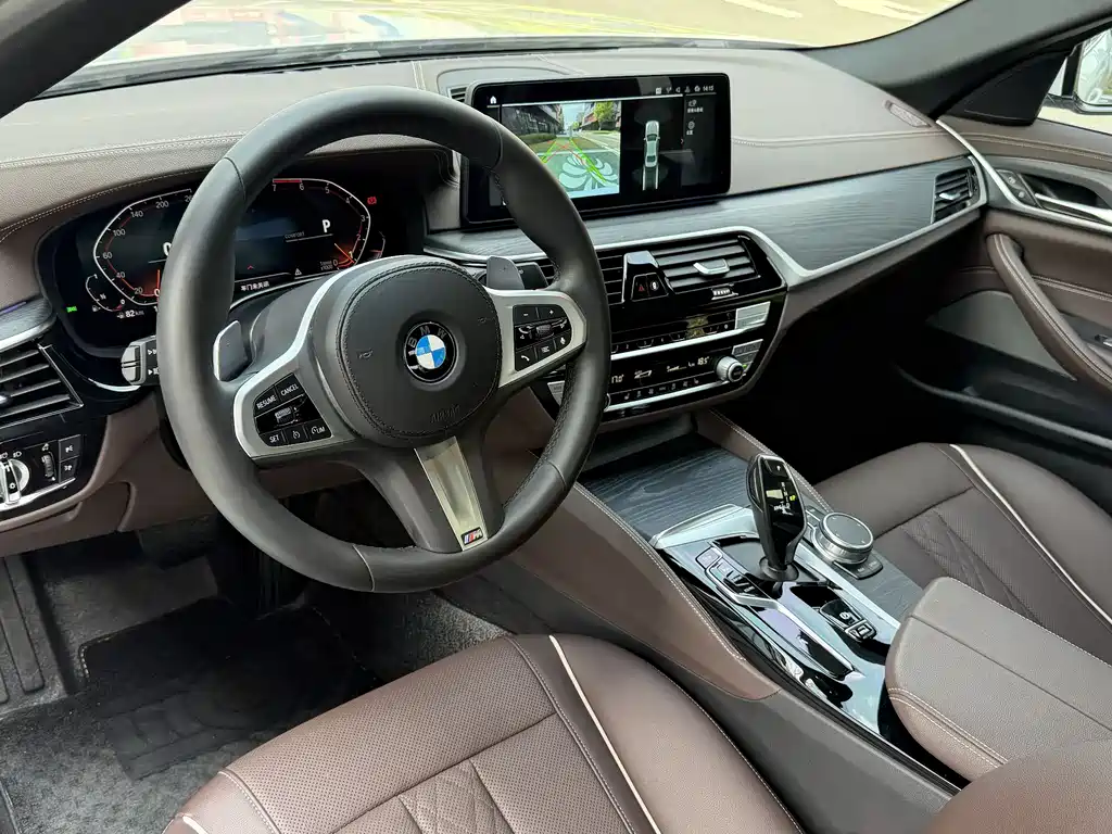 BMW 5 Series 2021 — фото 12