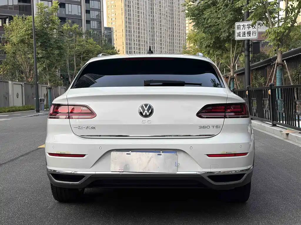 Volkswagen CC 2023 — фото 17
