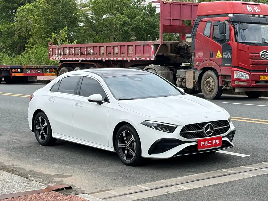 Mercedes-Benz A-Class 2023 — фото 3