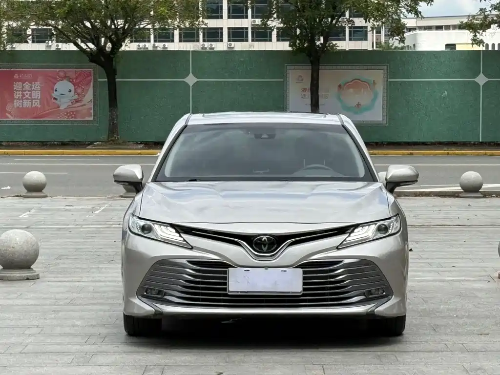 Toyota Camry 2020 — фото 15