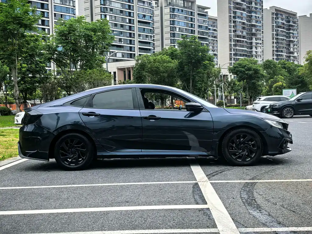 Honda Civic 2018 — фото 13