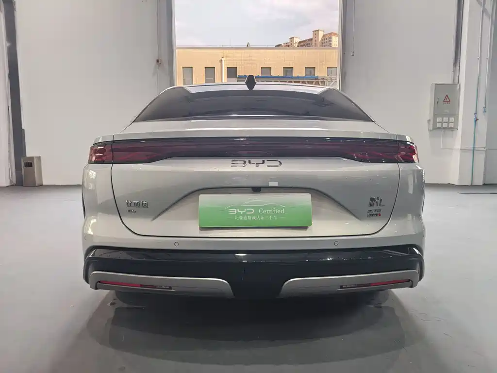 BYD Han L 2025