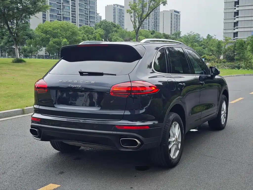 Porsche Cayenne 2015 — фото 25