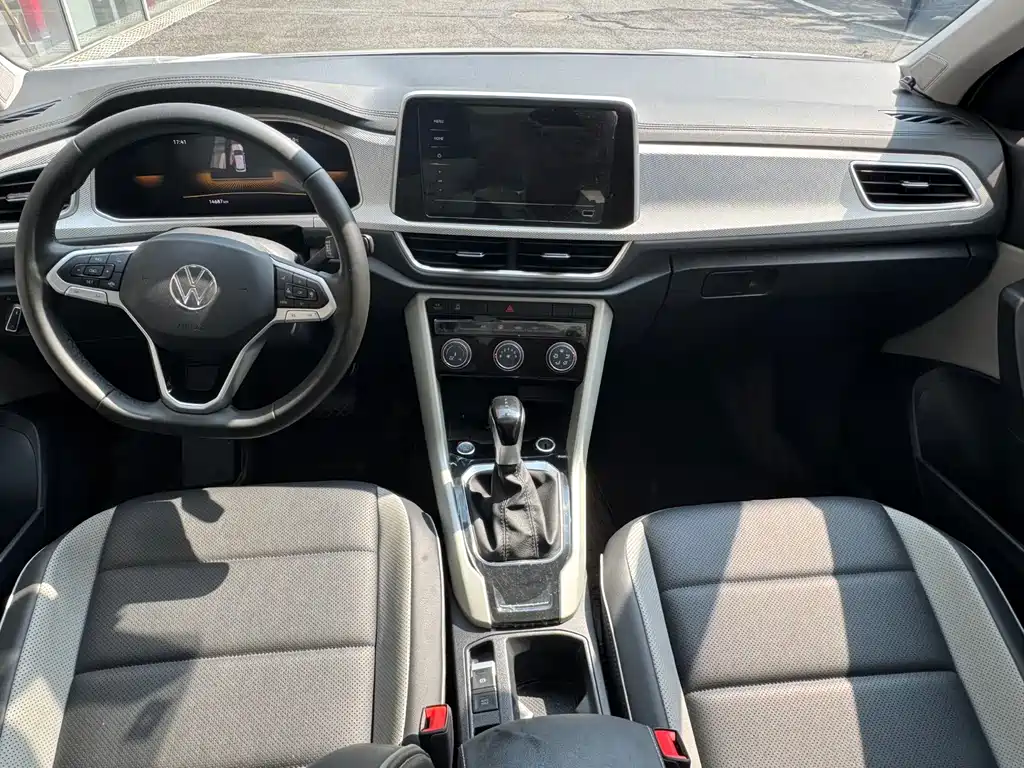 Volkswagen T-Roc 2023 — фото 8