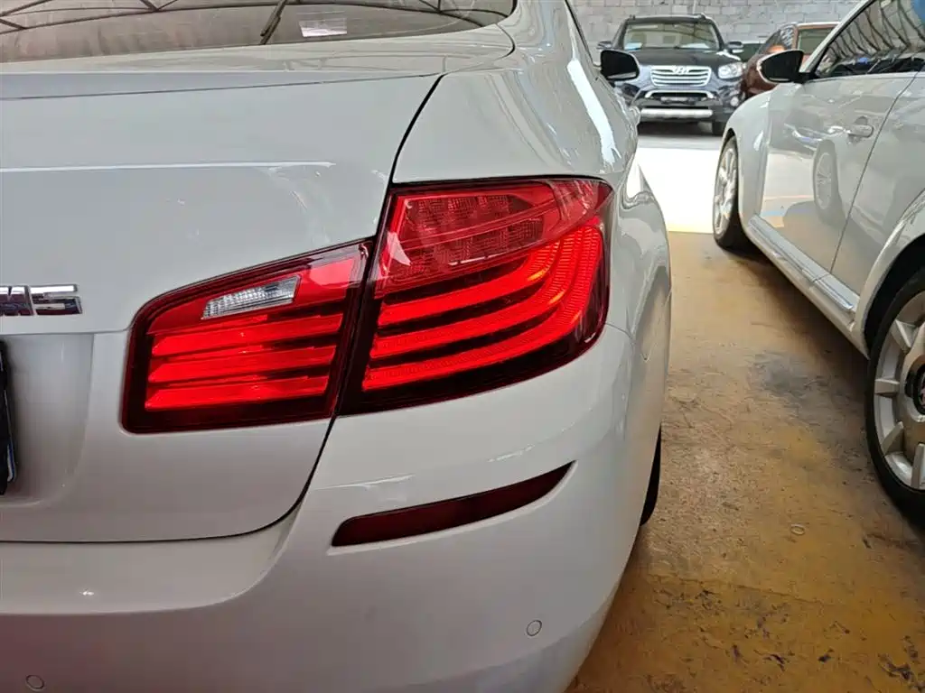 BMW 5 Series 2015 — фото 8