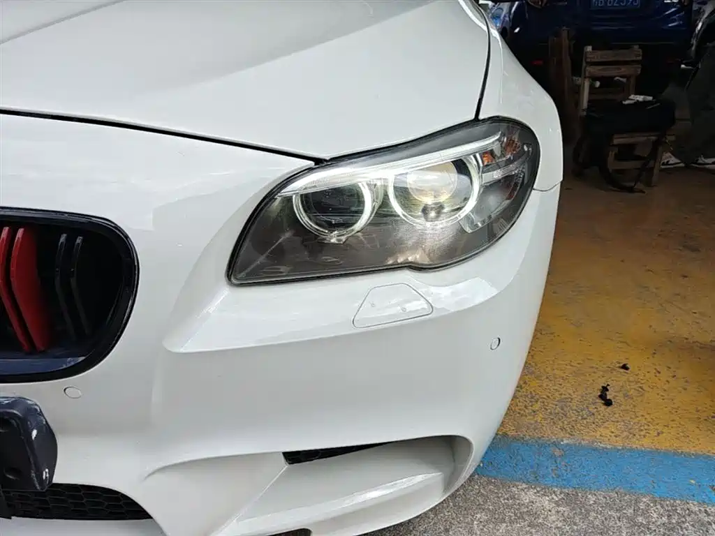 BMW 5 Series 2015 — фото 24