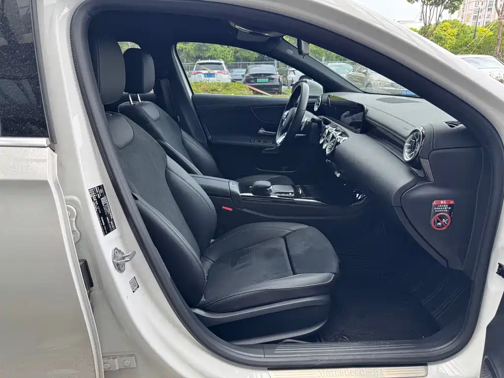 Mercedes-Benz A-Class 2023 — фото 12