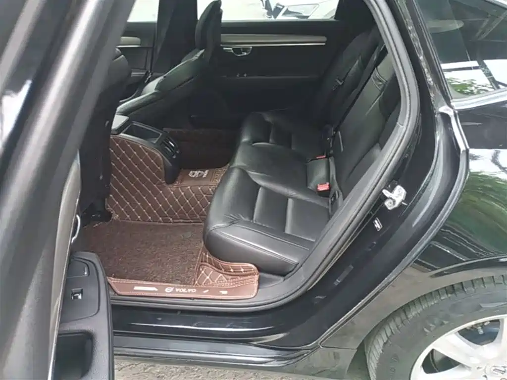 Volvo S90 2018 — фото 17