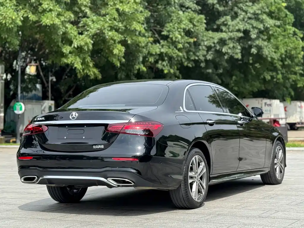 Mercedes-Benz E-Class 2023 — фото 8