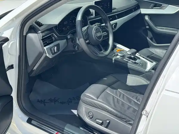 Audi A4L 2018