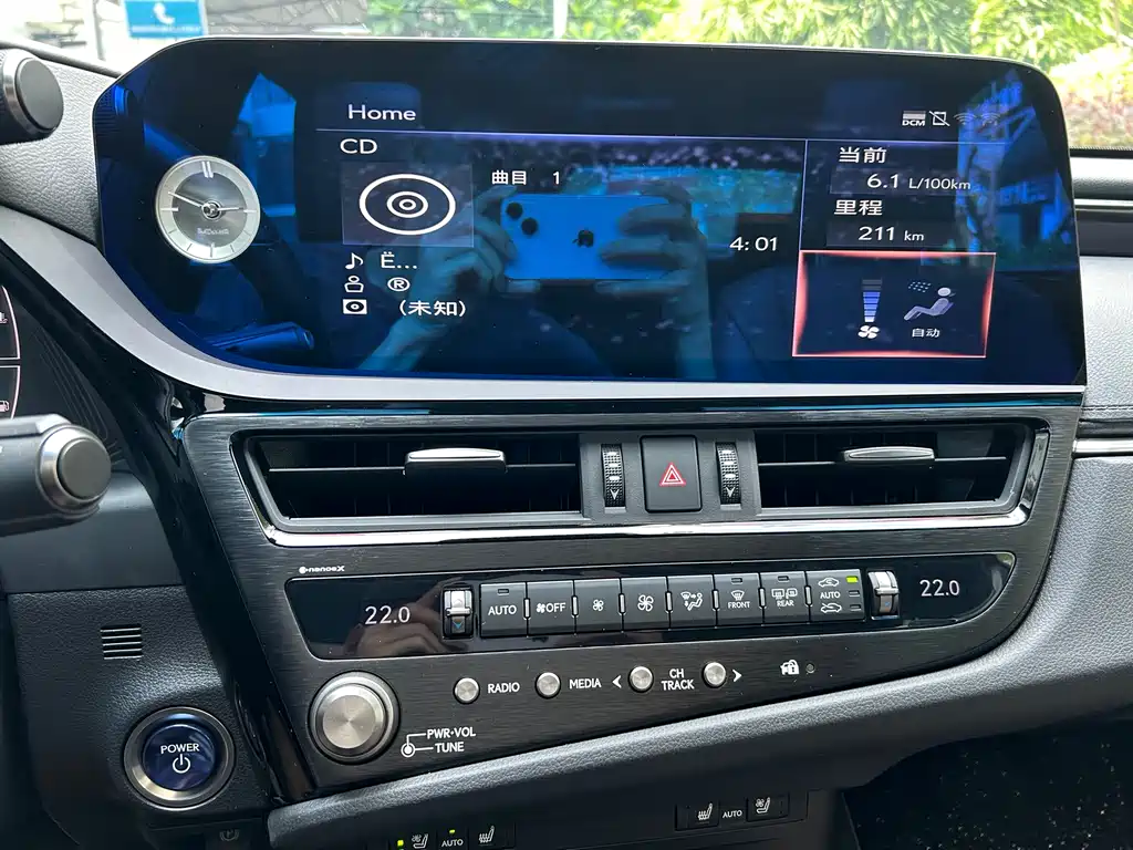 Lexus ES 2022 — фото 19