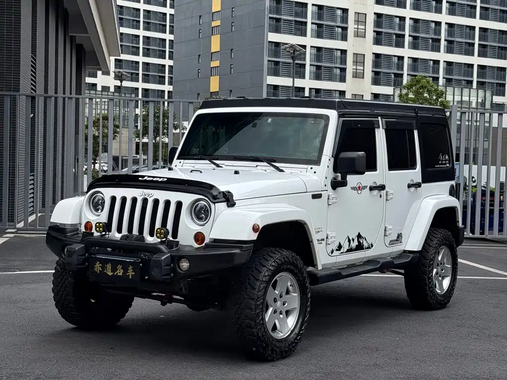 Jeep Wrangler 2012 — фото 1