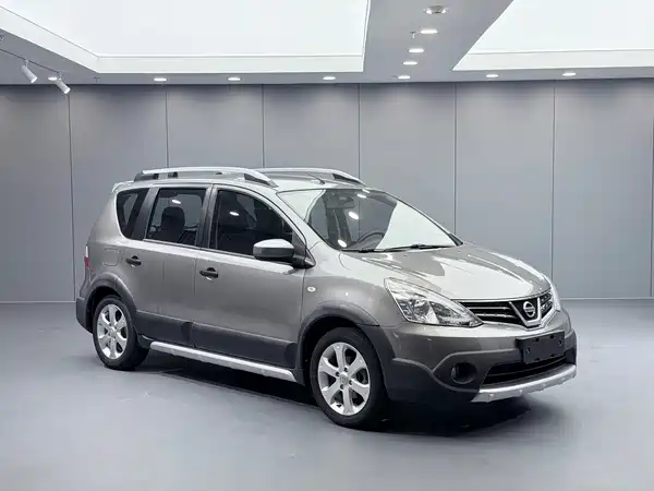 Nissan Livina 2015