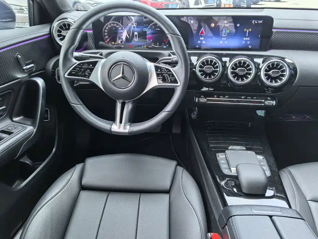 Mercedes-Benz A-Class 2024 — фото 15