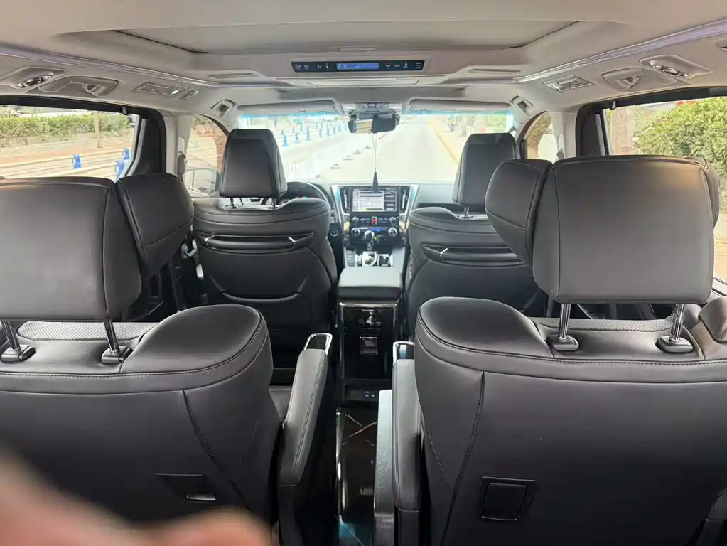 Toyota Vellfire 2023 — фото 12