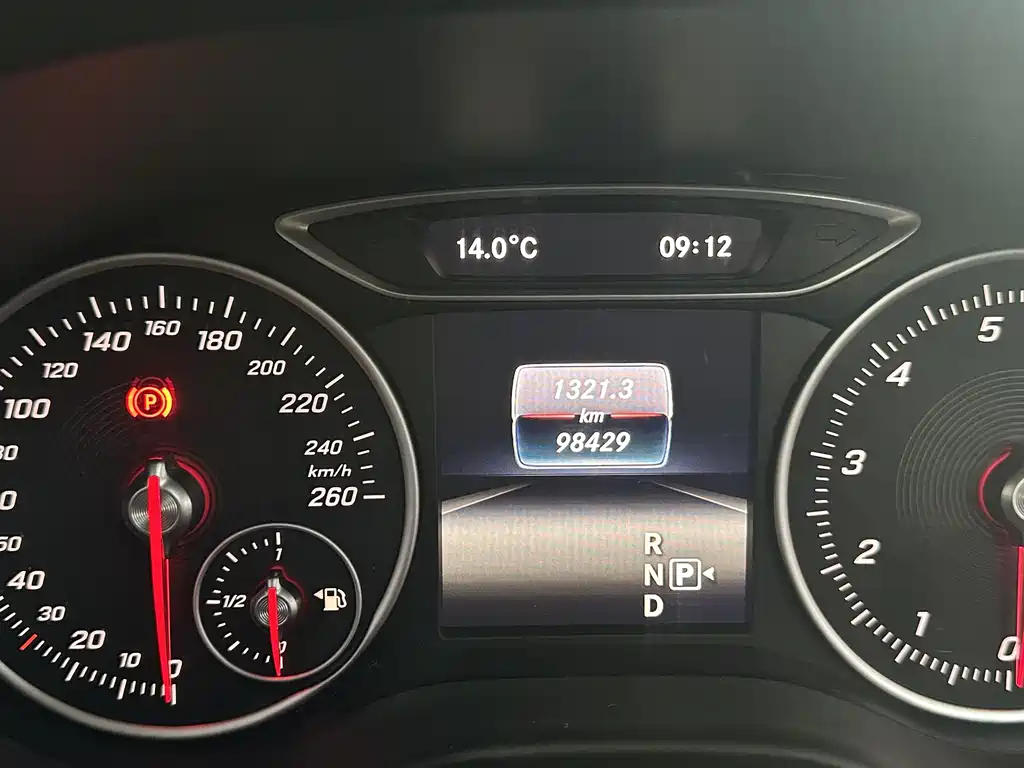 Mercedes-Benz A-Class 2016 — фото 10