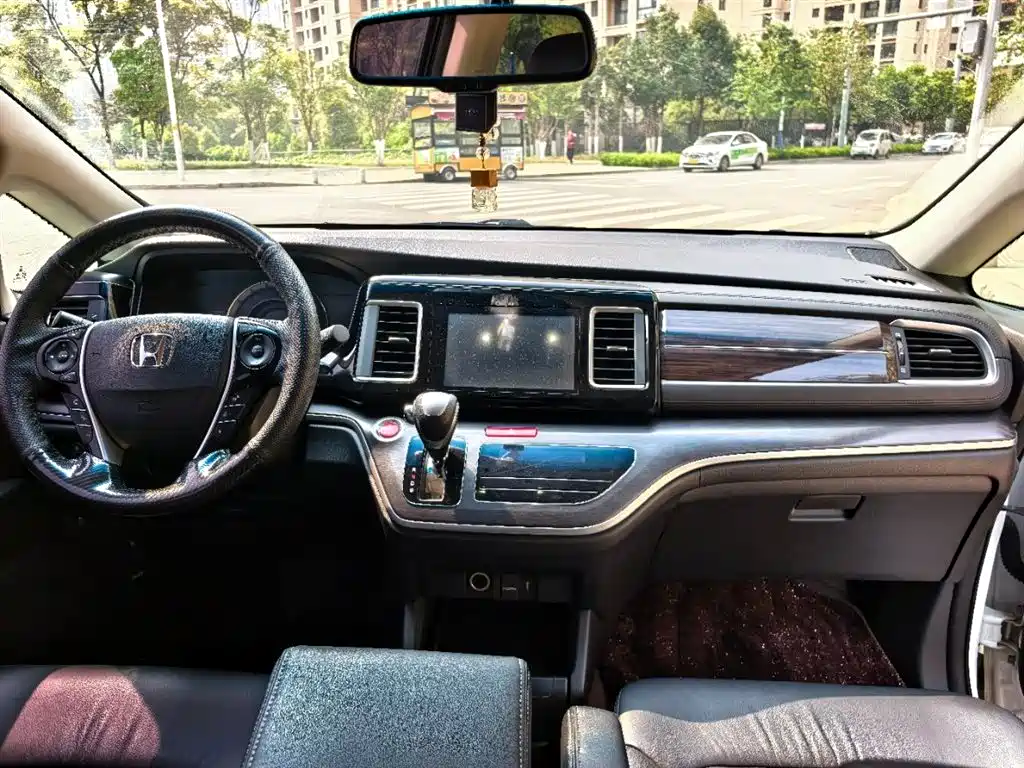 Honda Elysion 2019 — фото 12