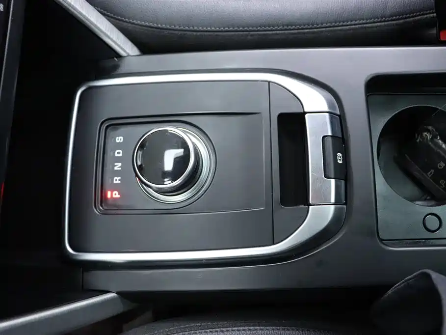 Land Rover Discovery Sport 2019 — фото 10