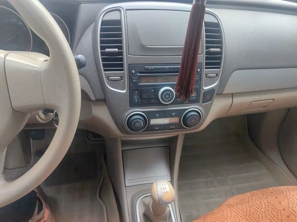 Nissan Sylphy 2015 — фото 14