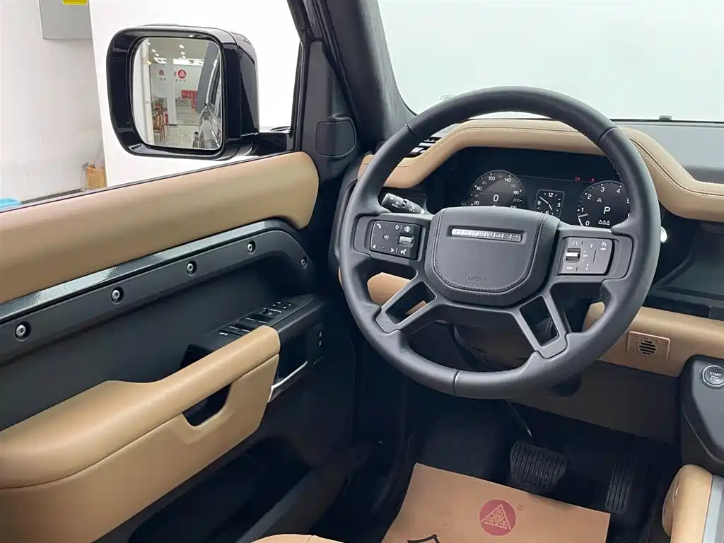 Land Rover Defender 2025 — фото 30