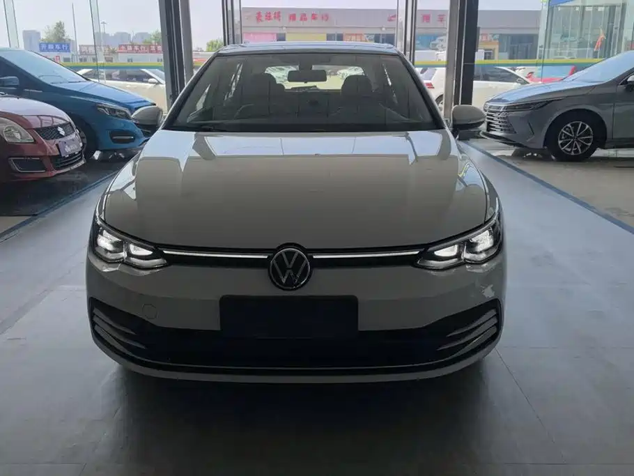 Volkswagen Golf 2021