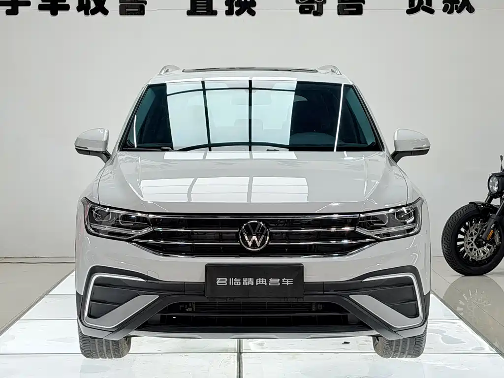 Volkswagen Tiguan L 2023 — фото 2