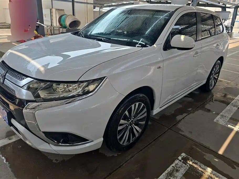 Mitsubishi Outlander 2021