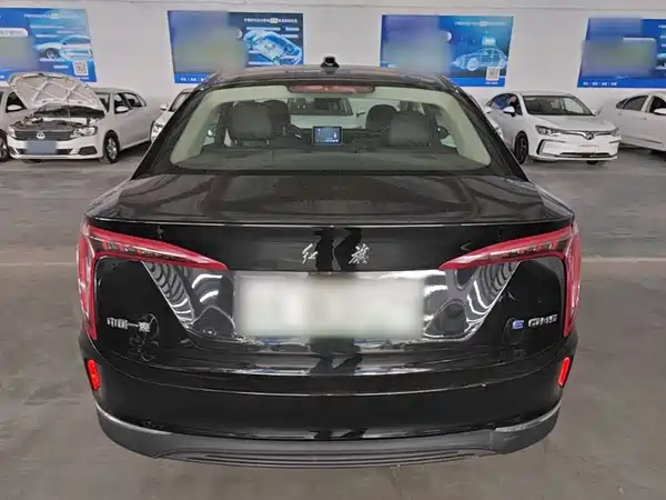Hongqi E-QM5 2022