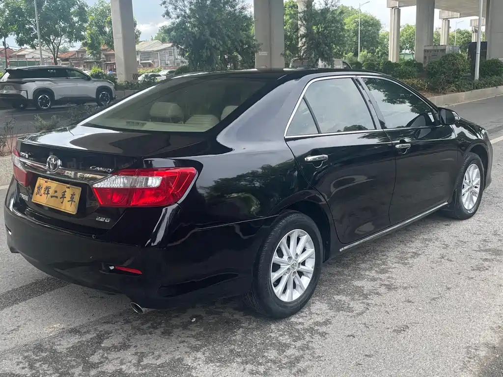 Toyota Camry 2013 — фото 11