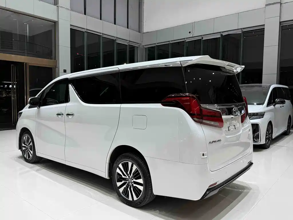 Toyota Alphard 2018 — фото 4