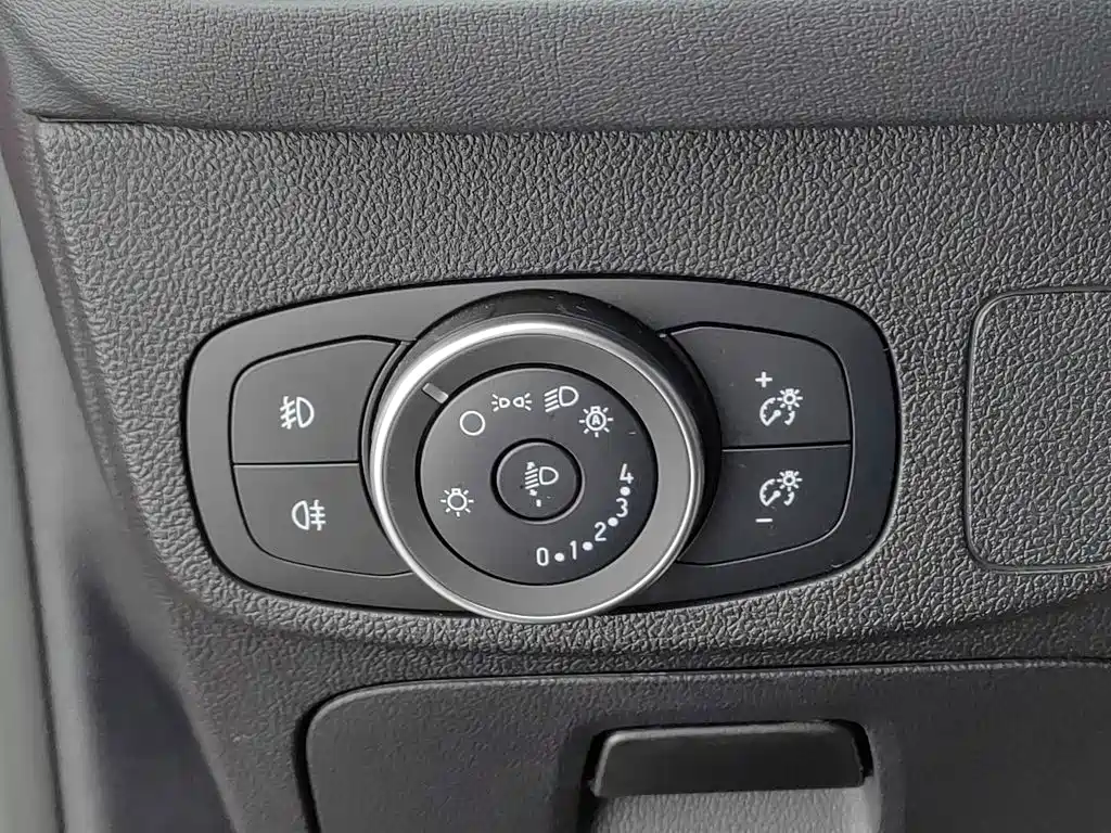 Ford Focus 2023 — фото 21