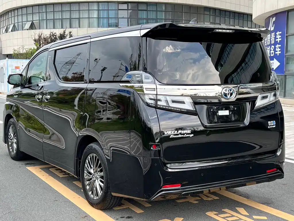 Toyota Vellfire 2021 — фото 4
