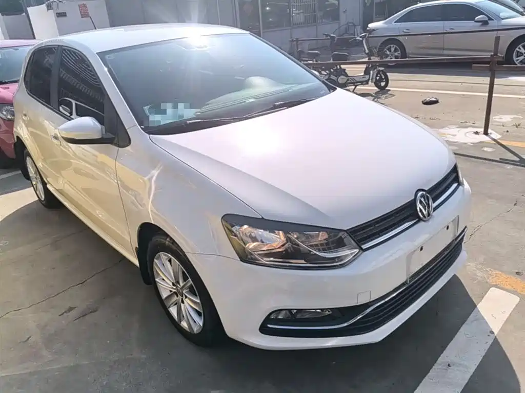 Volkswagen Polo 2015 — фото 4