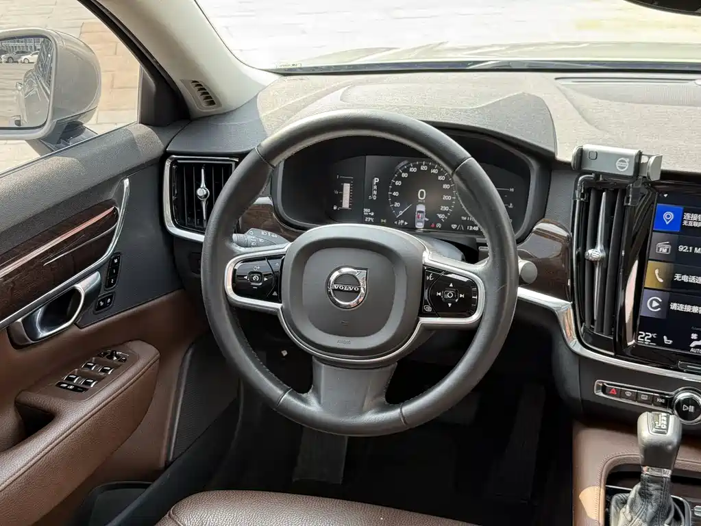 Volvo S90 2018 — фото 10