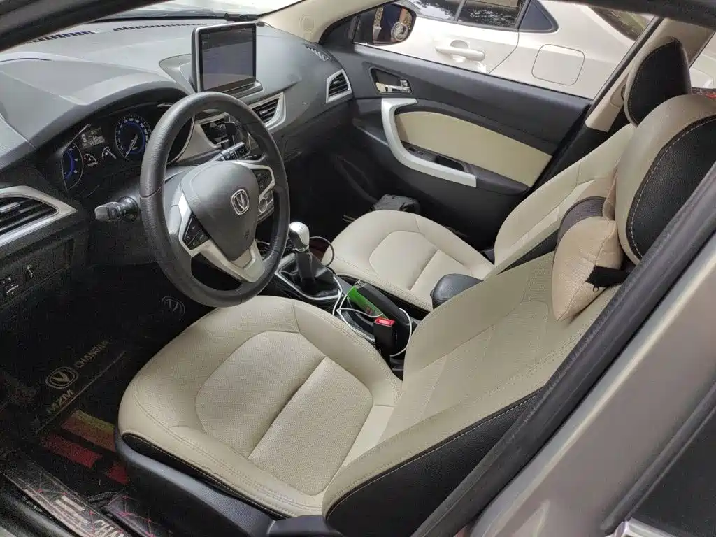Changan Yuexiang V7 2017 — фото 11