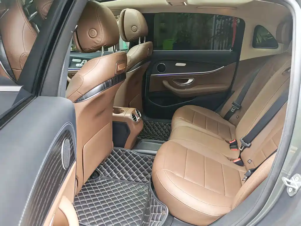 Mercedes-Benz E-Class 2019 — фото 10