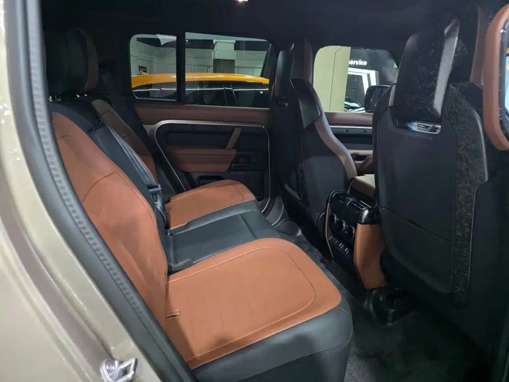 Land Rover Defender 2026 — фото 14