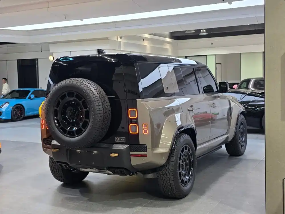 Land Rover Defender 2026 — фото 16