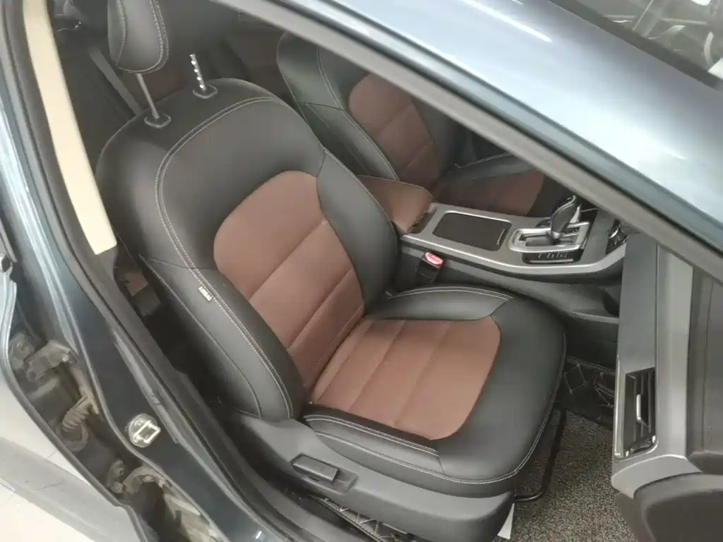 Geely Emgrand GS 2018 — фото 25