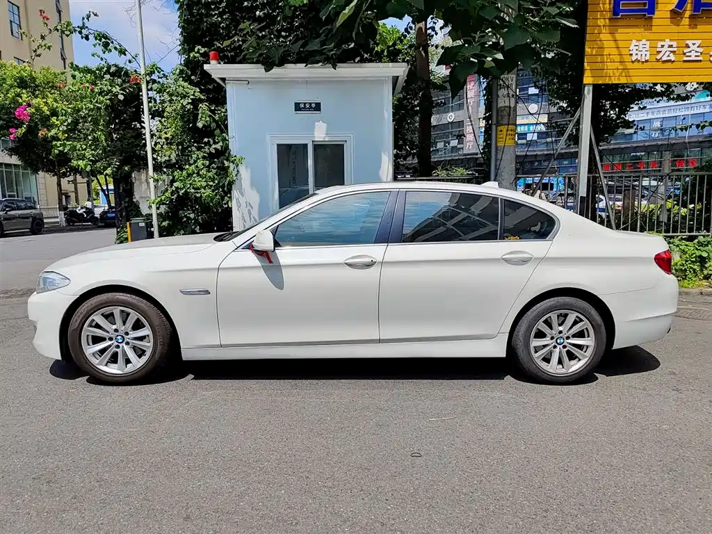 BMW 5 Series 2011