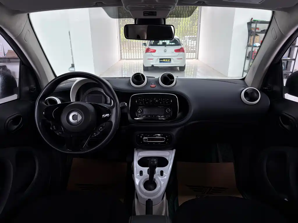 smart Fortwo 2016 — фото 10