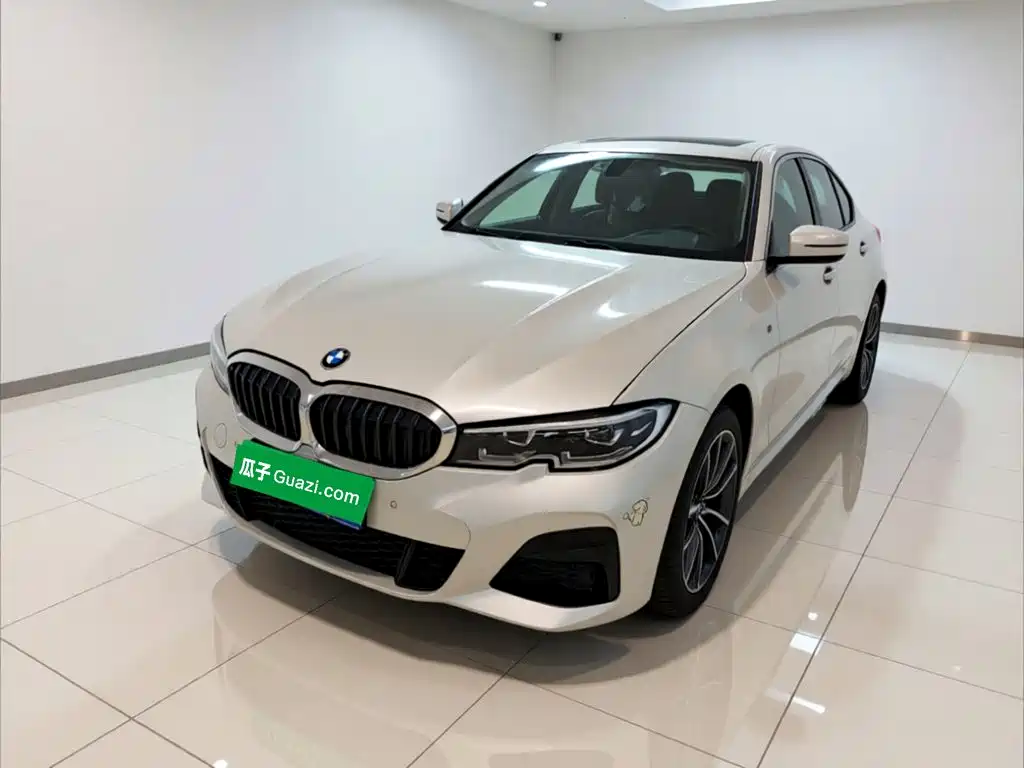 BMW 3 Series 2022 — фото 1
