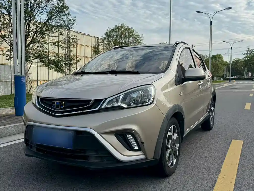 Geely Vision X1 2018 — фото 9