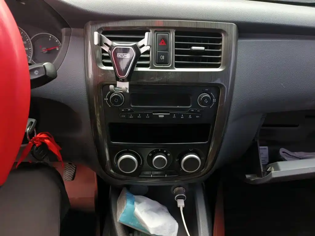Wuling Rongguang V 2015 — фото 14