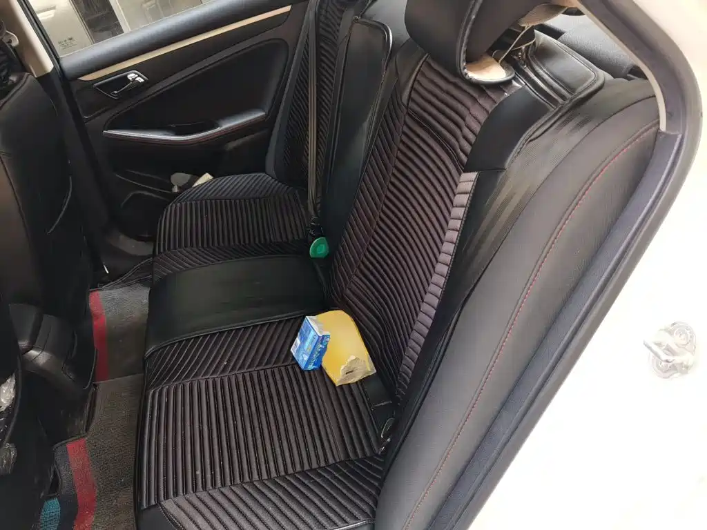 Bestune B70 2016 — фото 13
