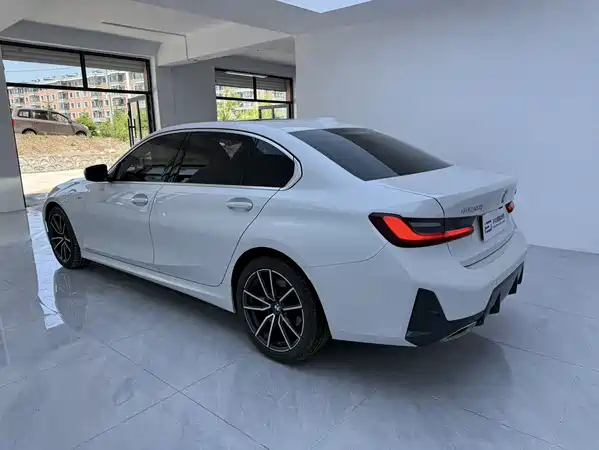 BMW 3 Series 2023