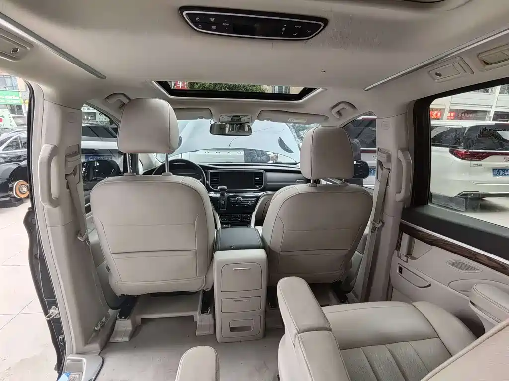 GAC Motor Trumpchi M8 2018 — фото 10